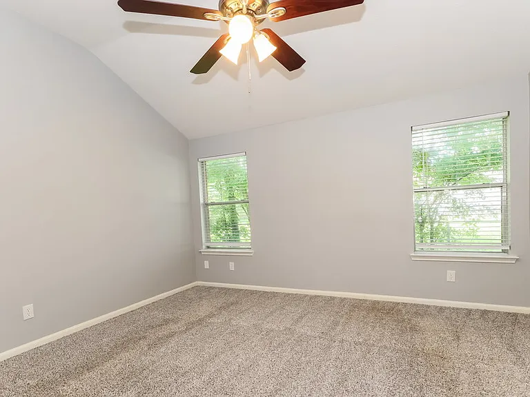 318 Lazy Ln — Photo 9