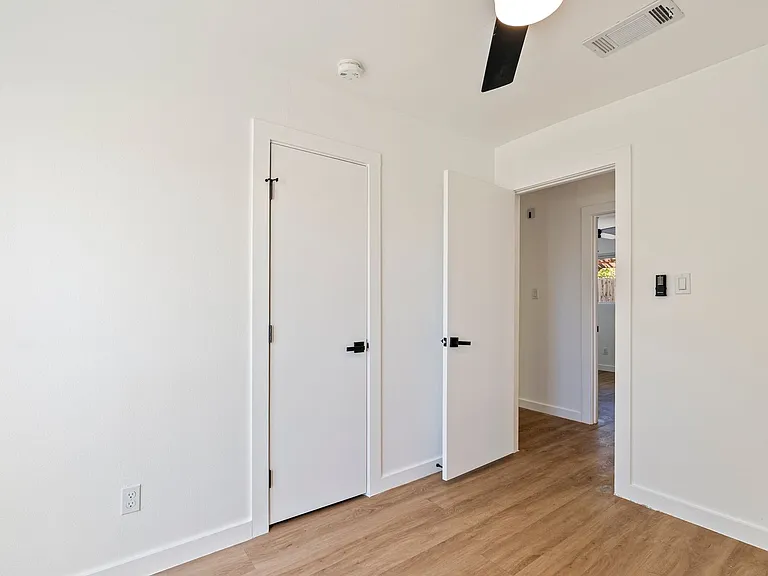 5200 King Charles Dr — Photo 14