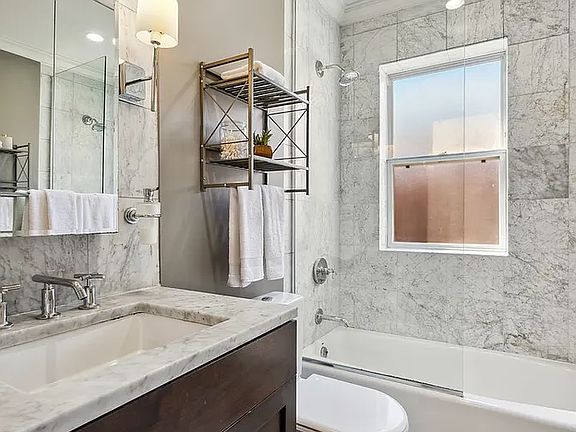 4th image of 2026 N Burling St APT 307