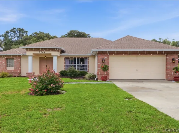 3741 W Giraffe Dr, Citrus Springs, FL 34433