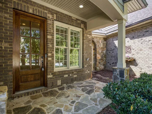 3813 Cottage Rose Ln, Raleigh, NC 27612