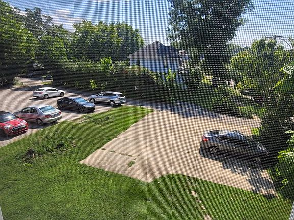 2nd image of 720 E High St #5