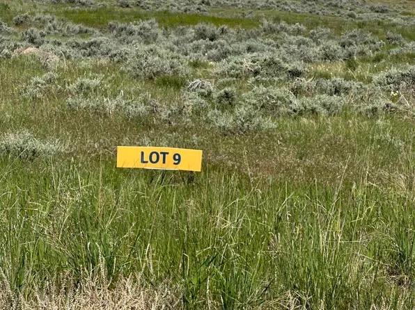 9 John Butler Dr, Glenrock, WY 82637