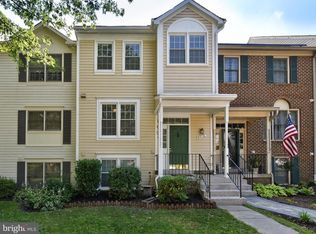 8716 Delcris Dr, Gaithersburg, MD 20886