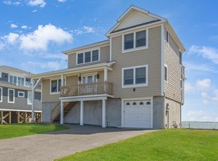 17 Shinnecock Rd, East Quogue, NY 11942