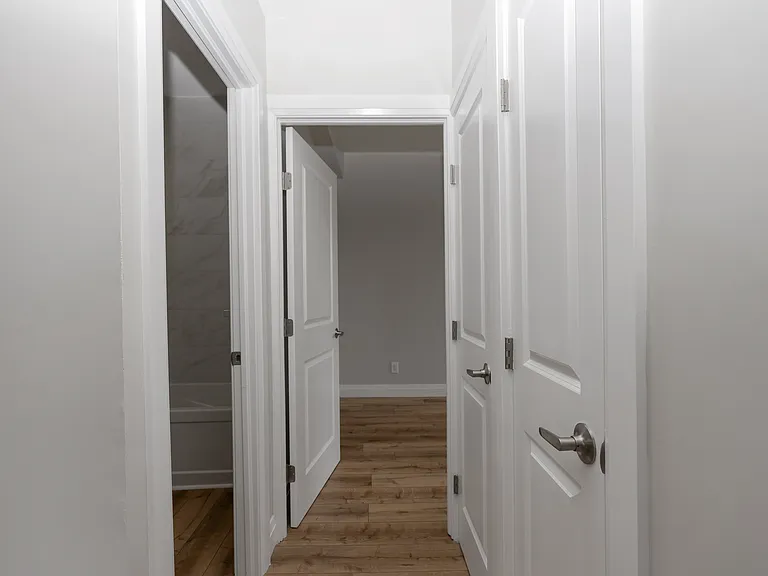 523 Bay St #14 — Photo 9