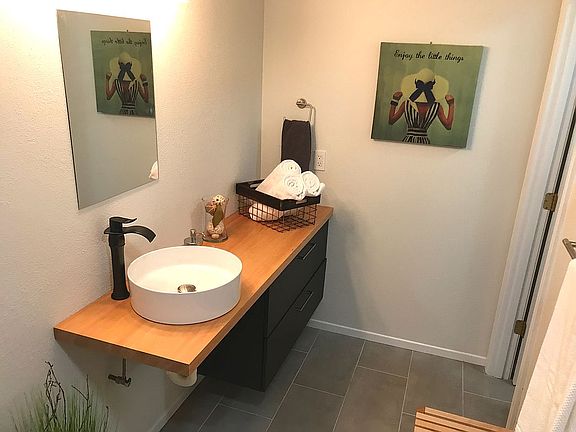 Full bathroom downstairs 