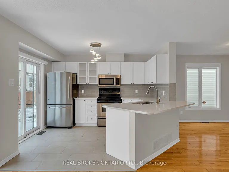 1133 Clyde Ave — Photo 7