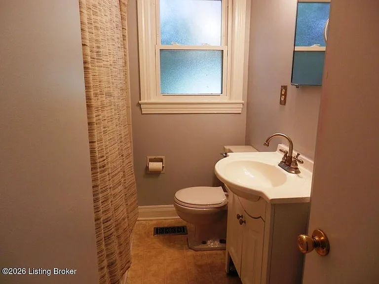 8220 Whipps Mill Rd — Photo 3