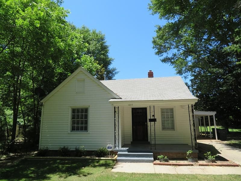 1st image of 1077 W Walthal Cir
