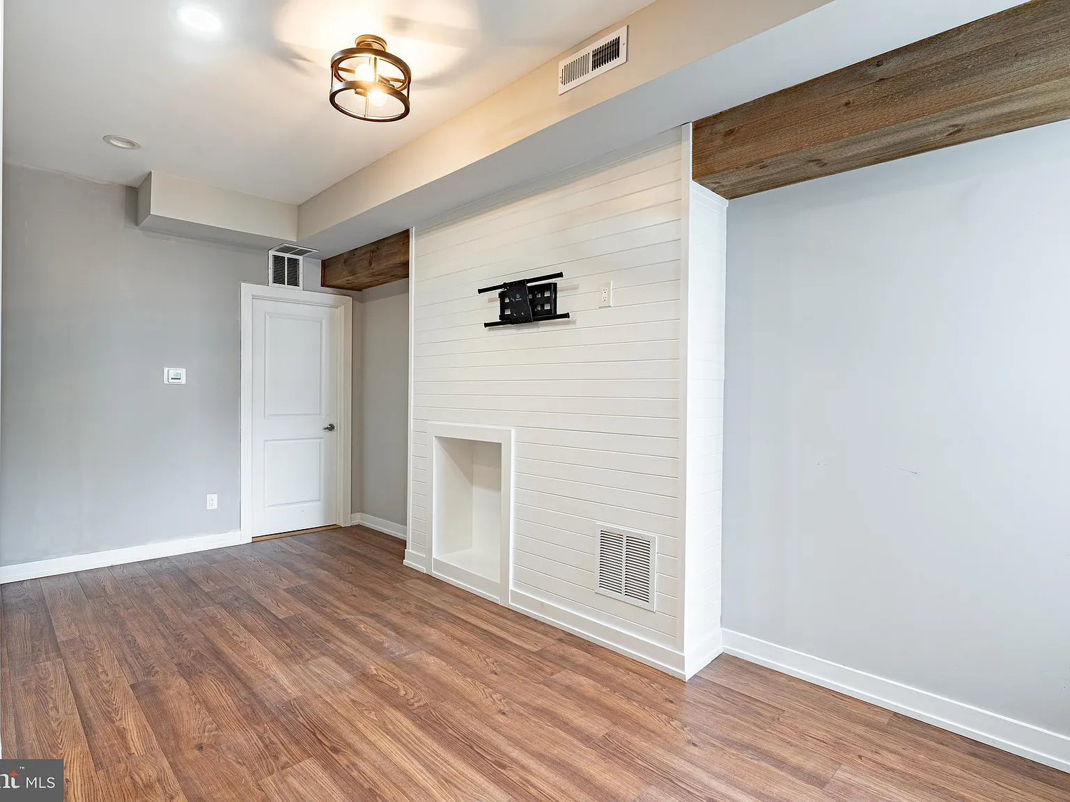 3 bed, 2.0 bath, 1980 sqft, $2,800 — Photo 4