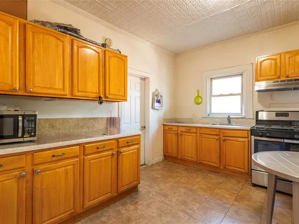 94-67 44th Avenue image 7 of 26