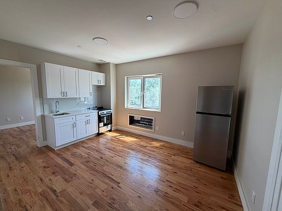 2nd image of 5843 Kings Hwy #2B