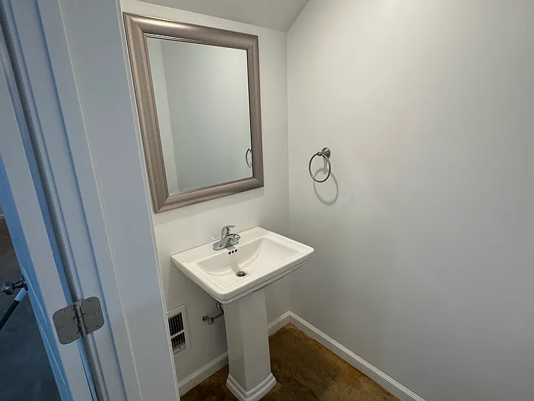 1051 Bratton Br #28 — Photo 12