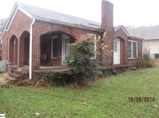 402 Pelham St, Greer, SC 29651