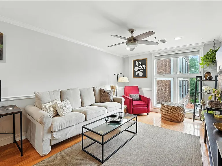 812 Grand St #412 — Photo 1