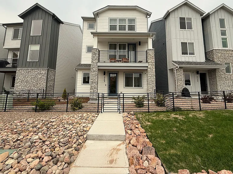 2143 Arikaree Hts — Photo 4