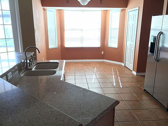 4th image of 152 Westmoreland Cir