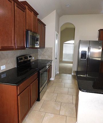 4th image of 565 Saddlehorn Way