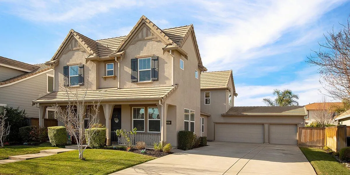 2097 Rhodes Ln photo 1