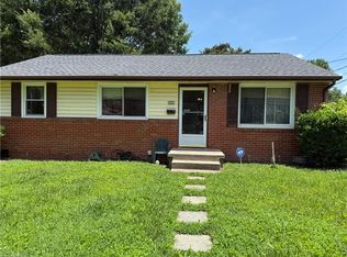 1611 Willow Rd, Greensboro, NC 27401