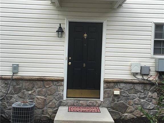 3rd image of 1797 Chateau Pl APT B