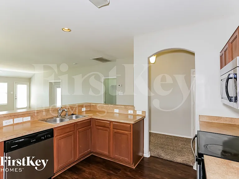 1422 Waldrop Dr — Photo 6