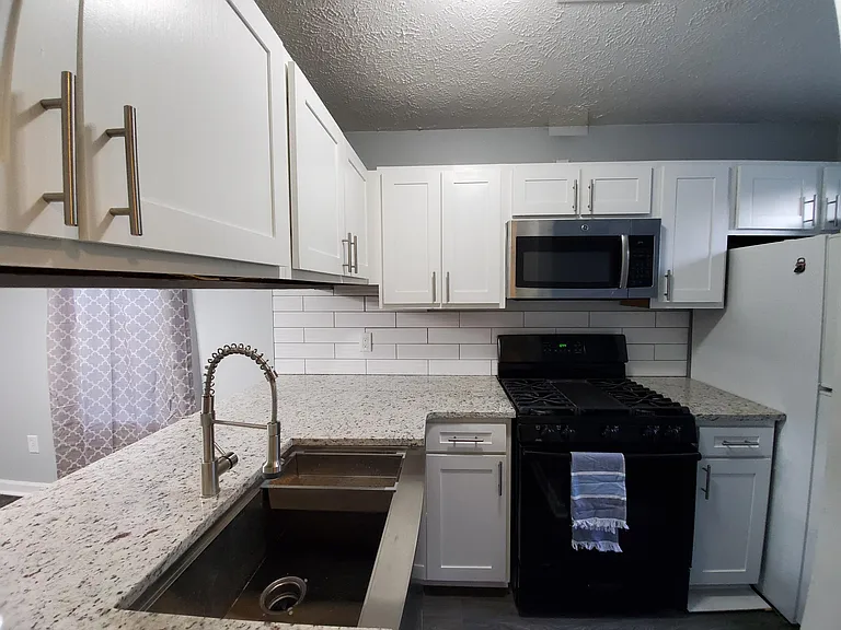 364 Black Oak Ct — Photo 2