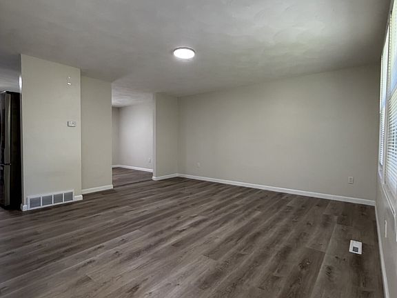 3rd image of 119 Ivanhill Rd