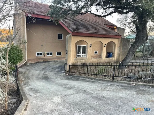 2174 Connie Dr, Canyon Lake, TX 78133