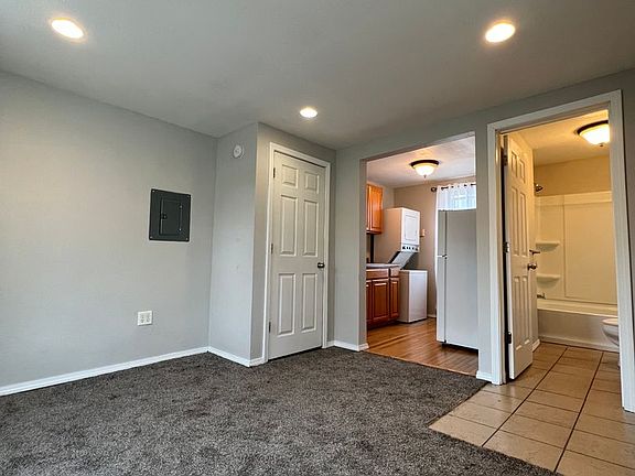 2nd image of 432 Rose St APT 3