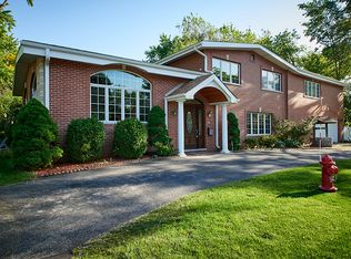 9136 Samoset Trl, Skokie, IL 60076