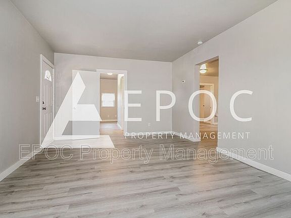 2nd image of 816 NE 28th St
