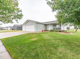4524 Tucker Ln, Bismarck, ND 58503
