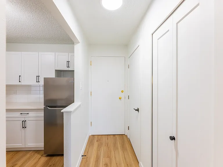 9700 Bonaventure Dr SE — Photo 40