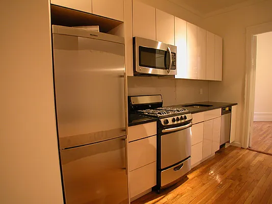 Rented by (Legacy) NY Quality Living Uptown | media 9