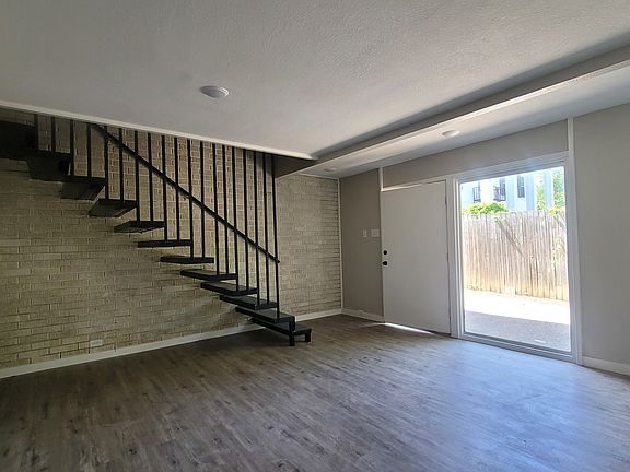 2nd image of 405 S Grove St APT A