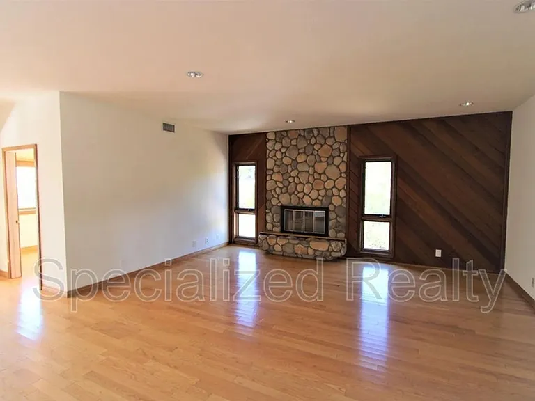 3694 Berwick Dr — Photo 7
