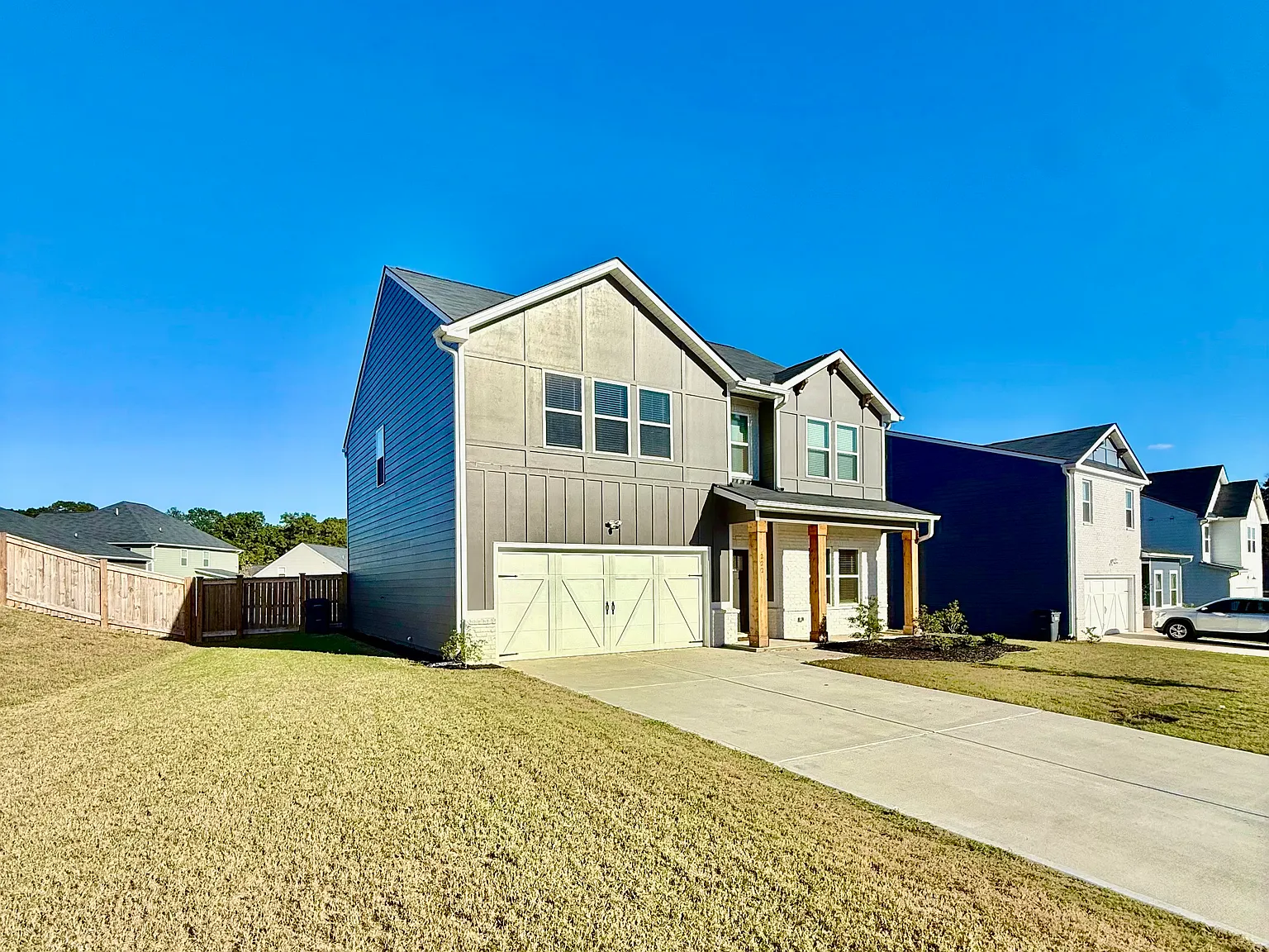4 bed, 2333 sqft, $2,500 — Photo 3