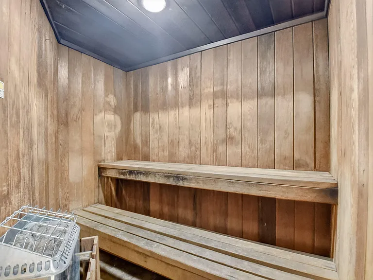 136 Lakeshore Dr — Photo 54