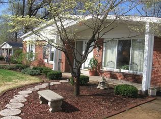 13915 Davey Dr, Florissant, MO 63034