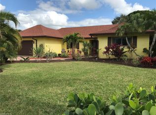 206 Fairway Cir, Naples, FL 34110