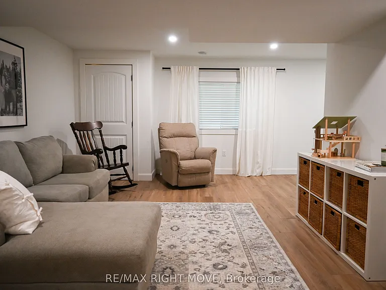 4287 Huronia Rd — Photo 23