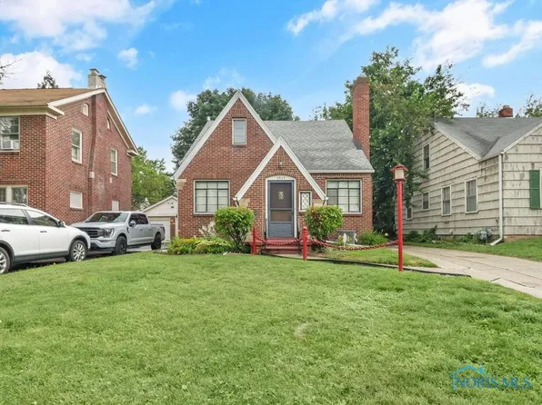 3935 Woodmont Rd, Toledo, OH 43613
