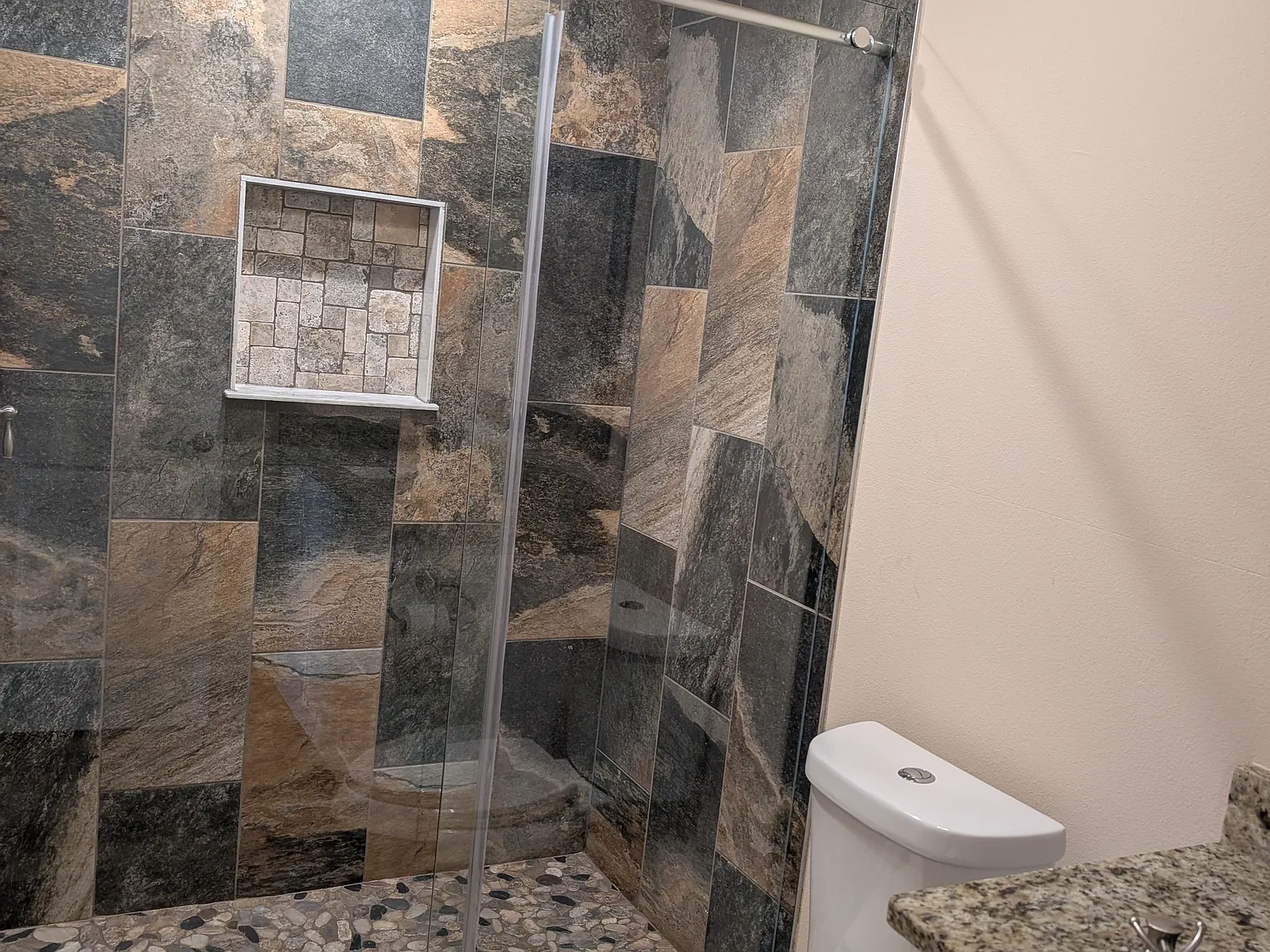 3 bed, 1300 sqft, $1,750 — Photo 3