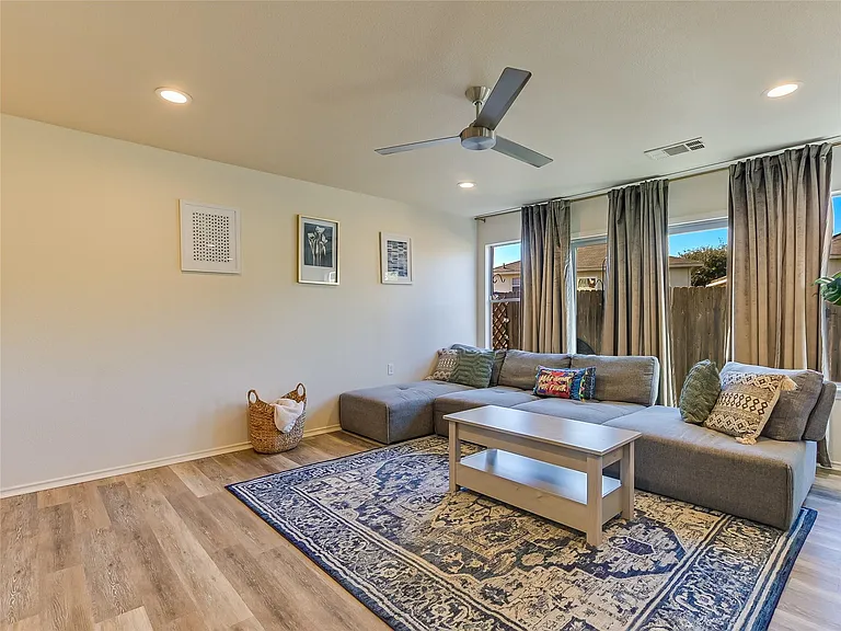 5516 Rayburn Ln — Photo 3