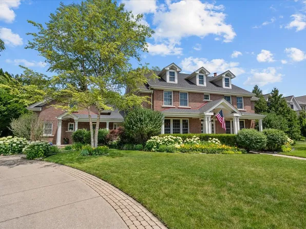 2142 Harrison St, Glenview, IL 60025