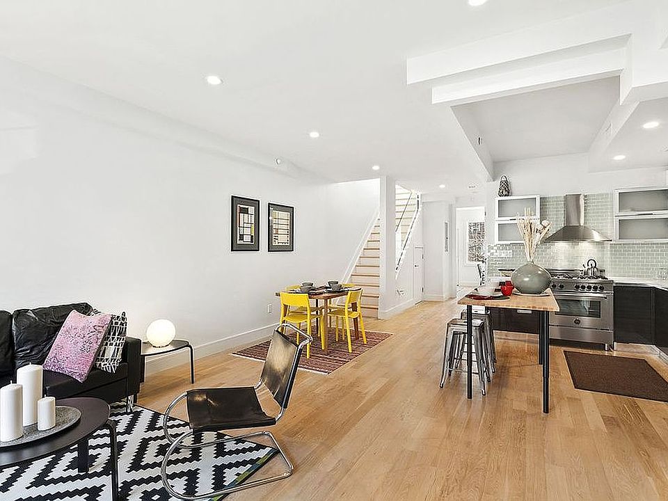 1st image of 476A Hancock St #3
