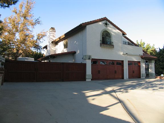 2nd image of 2427 Vista Del Monte Dr