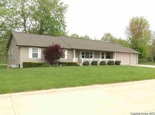 2311 Pine Tree Dr, Taylorville, IL 62568